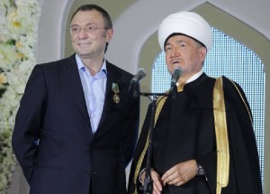 Муфтий Шейх Равиль Гайнутдин поздравил Сулеймана Керимова с днем рождения